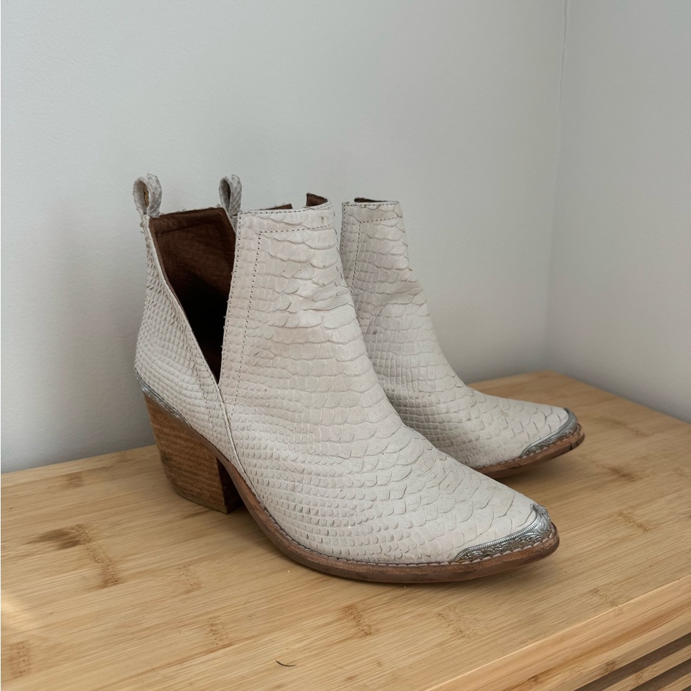 Jeffrey Campbell Ivory Snakeskin Embossed Western Ankle Boots w/ Metal Toe